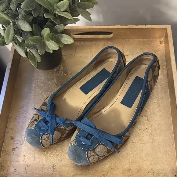 Coach Blue and Tan Flats with Signature Pattern - Picture 5 of 7